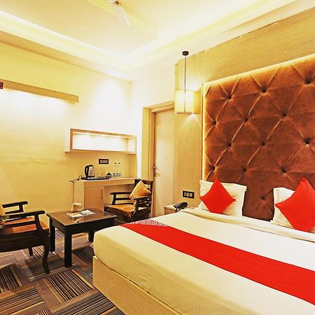 Fabhotel Ronald Inn Faridabad Exterior foto