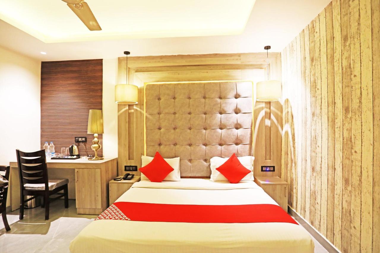 Fabhotel Ronald Inn Faridabad Exterior foto
