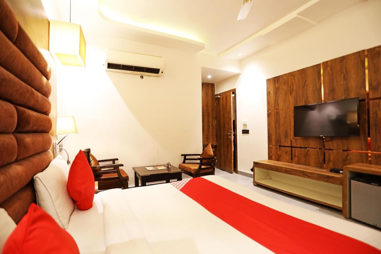 Fabhotel Ronald Inn Faridabad Exterior foto
