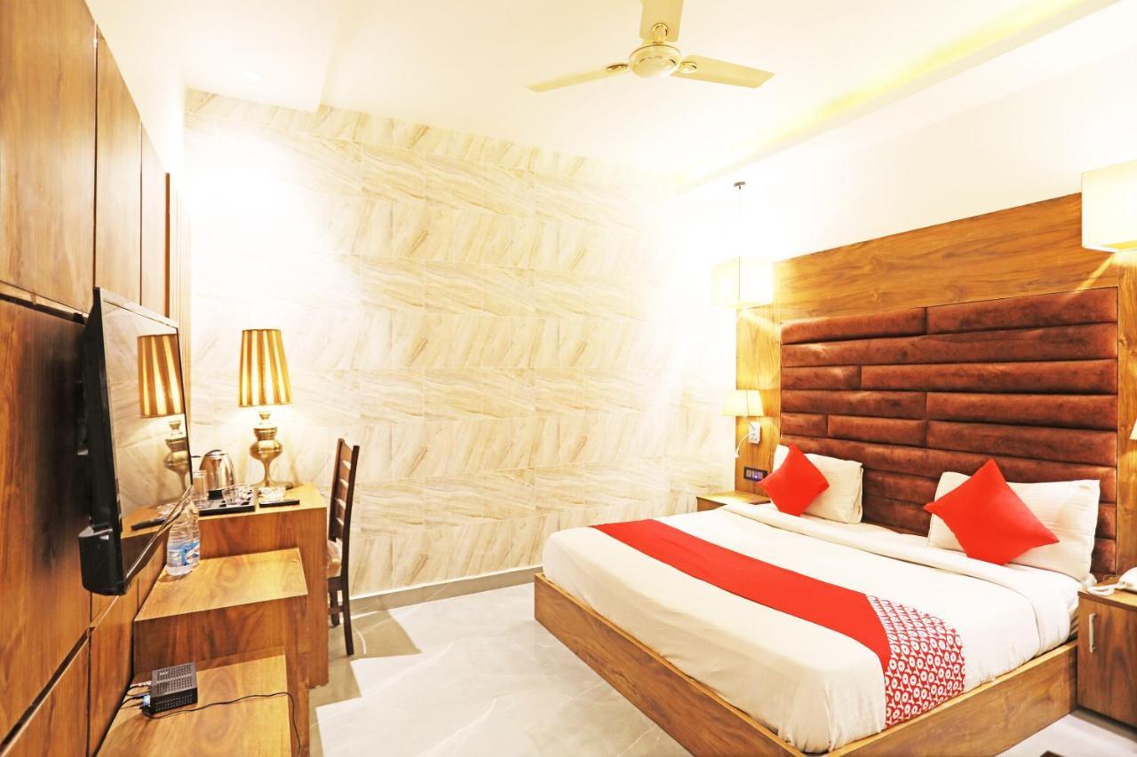 Fabhotel Ronald Inn Faridabad Exterior foto